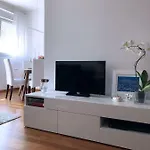 Apartment Buble Split